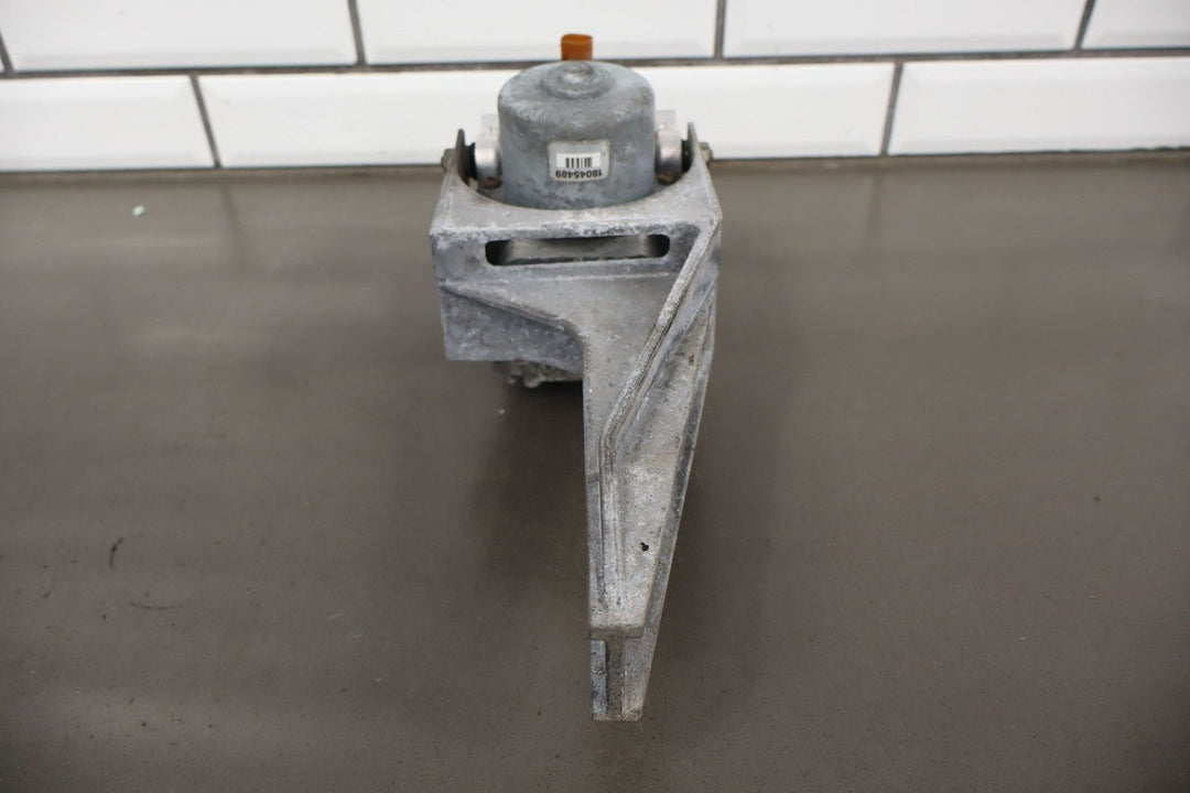 2005 - 2008 C6 Corvette ABS Anti Lock Brake Pump Module & Bracket