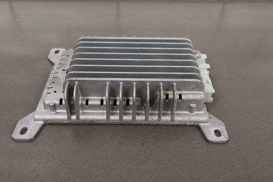 2005 - 2008 C6 Corvette Coupe OEM Radio Amplifier (7 Speaker Bose System)