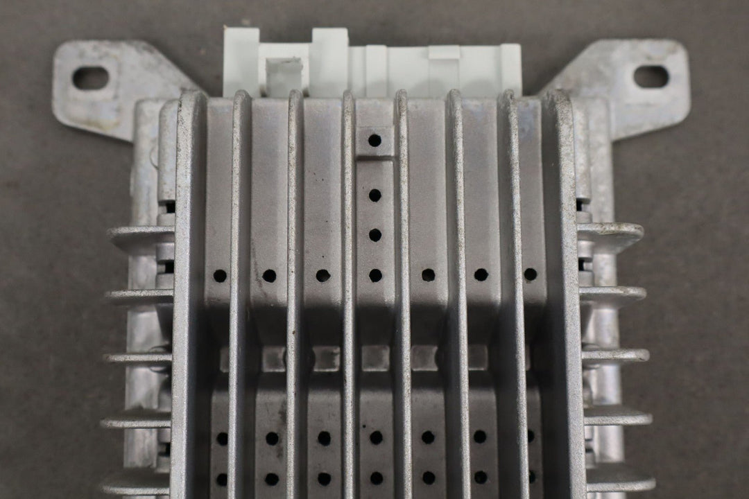 2005 - 2008 C6 Corvette Coupe OEM Radio Amplifier (7 Speaker Bose System)