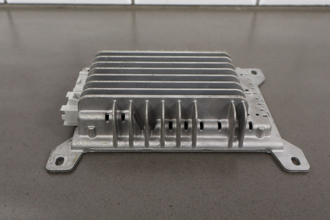 2005 - 2008 C6 Corvette Coupe OEM Radio Amplifier (7 Speaker Bose System)