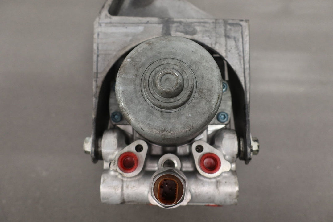2005 - 2008 Chevrolet Corvette C6 - ABS Anti Lock Brake Pump / Module 89060341