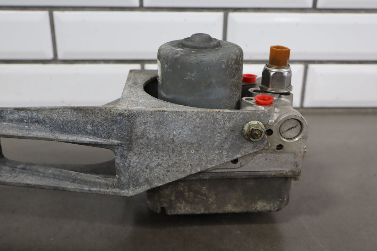 2005-2008 Chevrolet Corvette C6 - ABS Anti Lock Brake Pump/ Module 89060341
