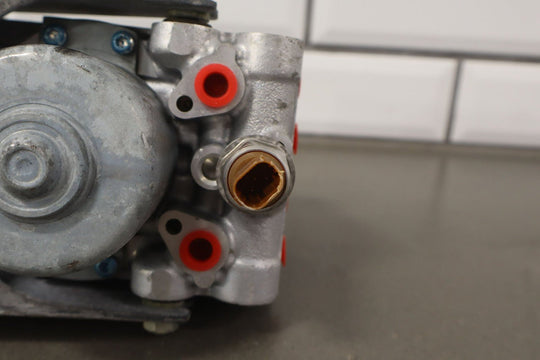 2005 - 2008 Chevrolet Corvette C6 - ABS Anti Lock Brake Pump / Module 89060341