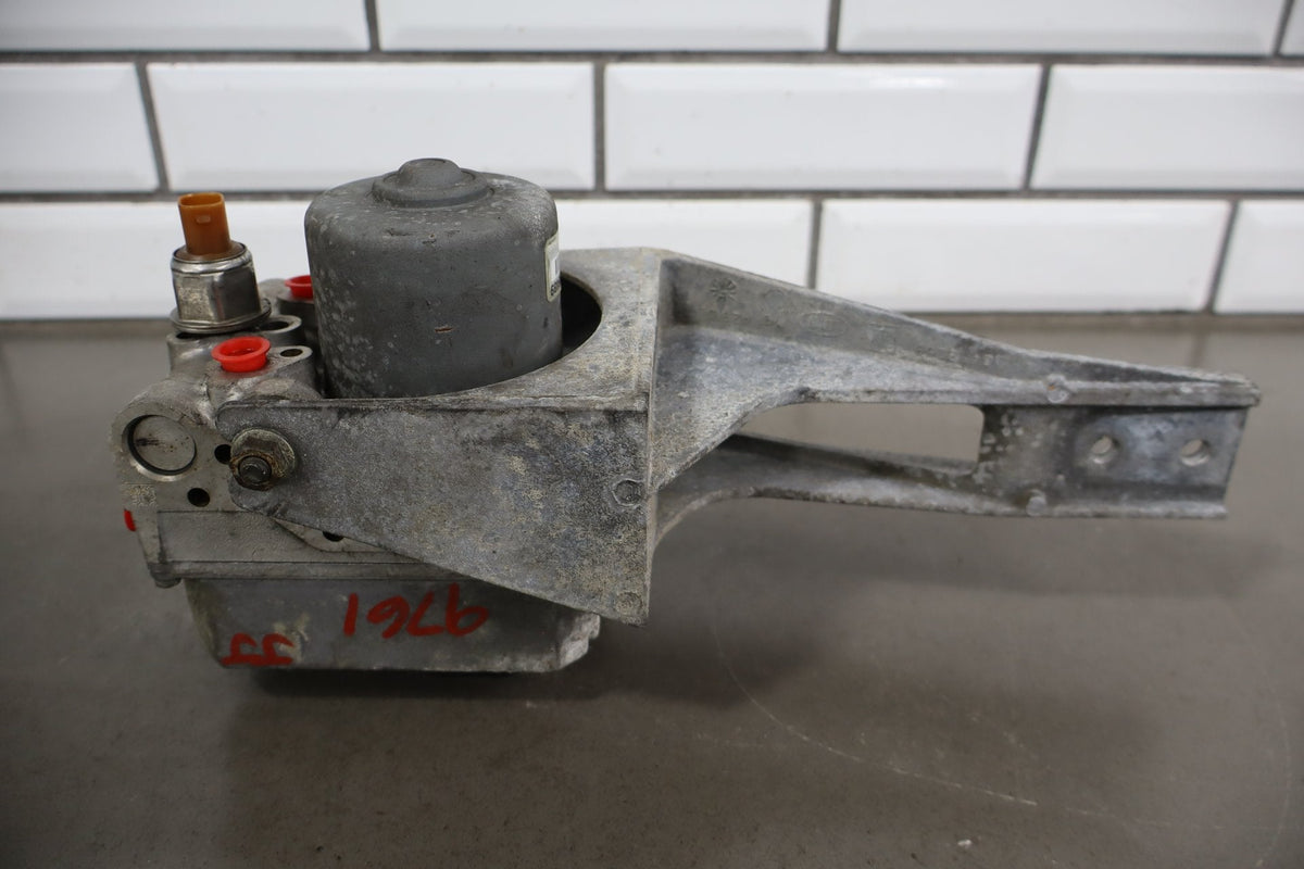 2005-2008 Chevrolet Corvette C6 - ABS Anti Lock Brake Pump/ Module 89060341