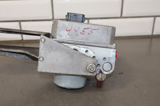 2005 - 2008 Chevrolet Corvette C6 - ABS Anti Lock Brake Pump / Module 89060341