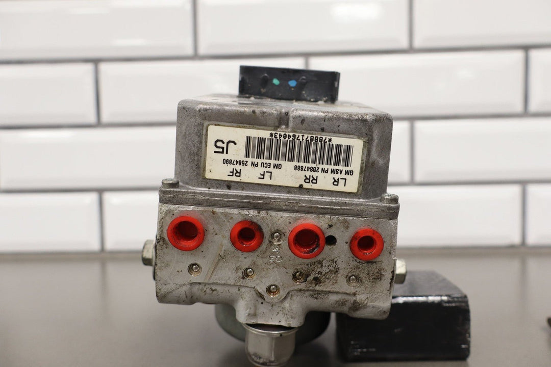2005 - 2008 Chevrolet Corvette C6 - ABS Anti Lock Brake Pump / Module 89060341