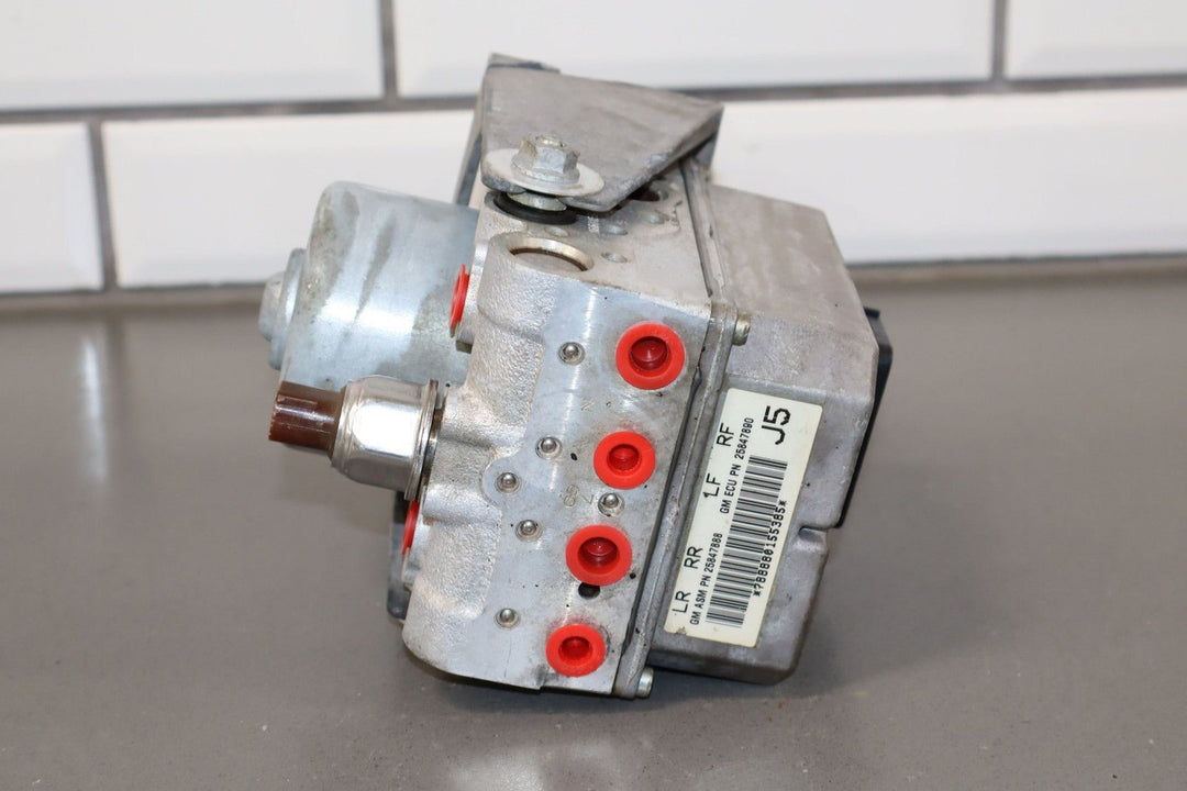 2005 - 2008 Chevrolet Corvette C6 - ABS Anti Lock Brake Pump / Module 89060341