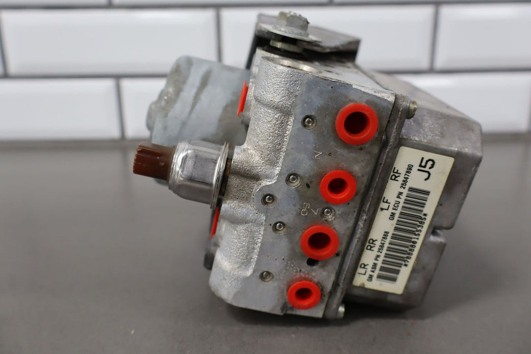 2005 - 2008 Chevrolet Corvette C6 - ABS Anti Lock Brake Pump / Module 89060341