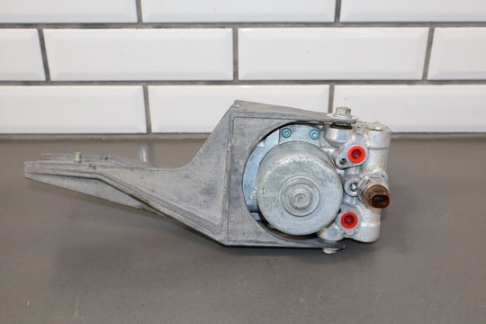 2005 - 2008 Chevrolet Corvette C6 - ABS Anti Lock Brake Pump / Module 89060341