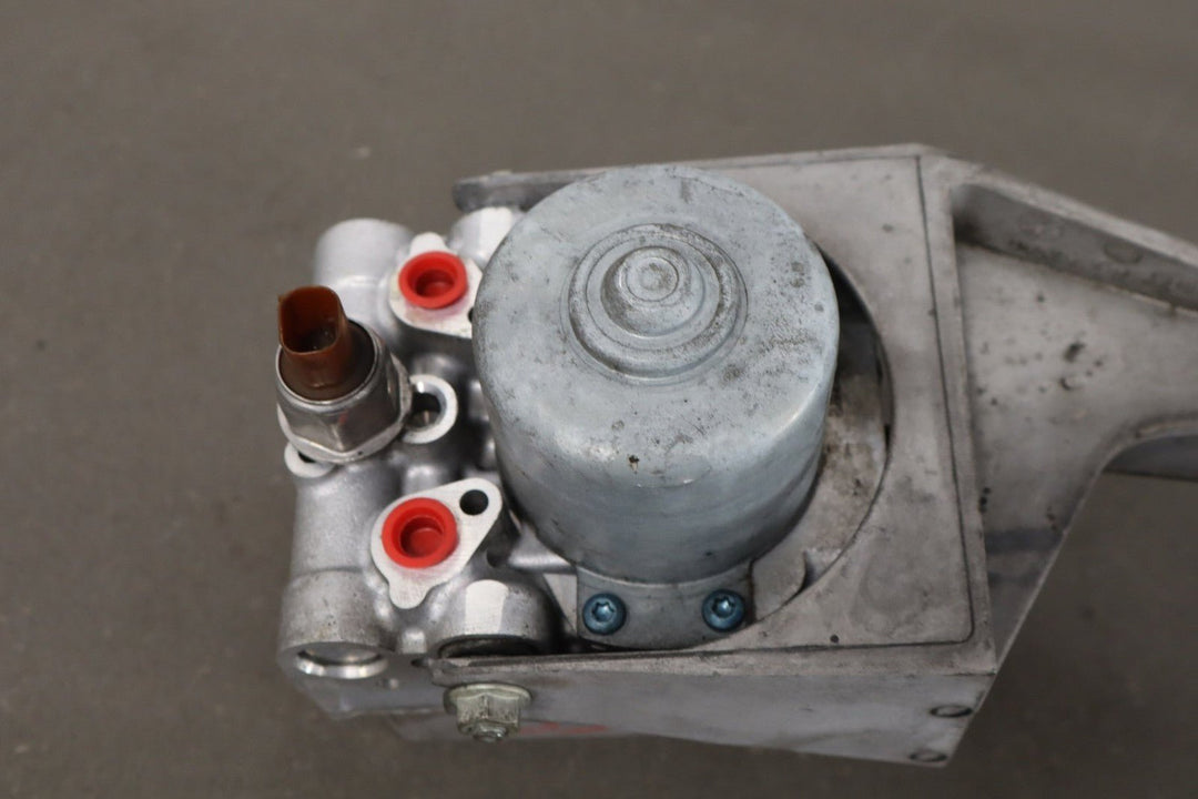 2005 - 2008 Chevrolet Corvette C6 - ABS Anti Lock Brake Pump / Module 89060341