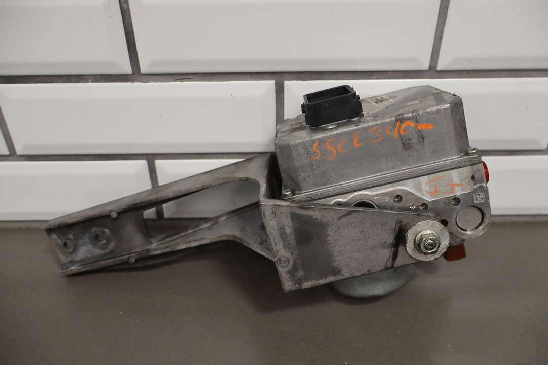 2005 - 2008 Chevrolet Corvette C6 - ABS Anti Lock Brake Pump / Module 89060341