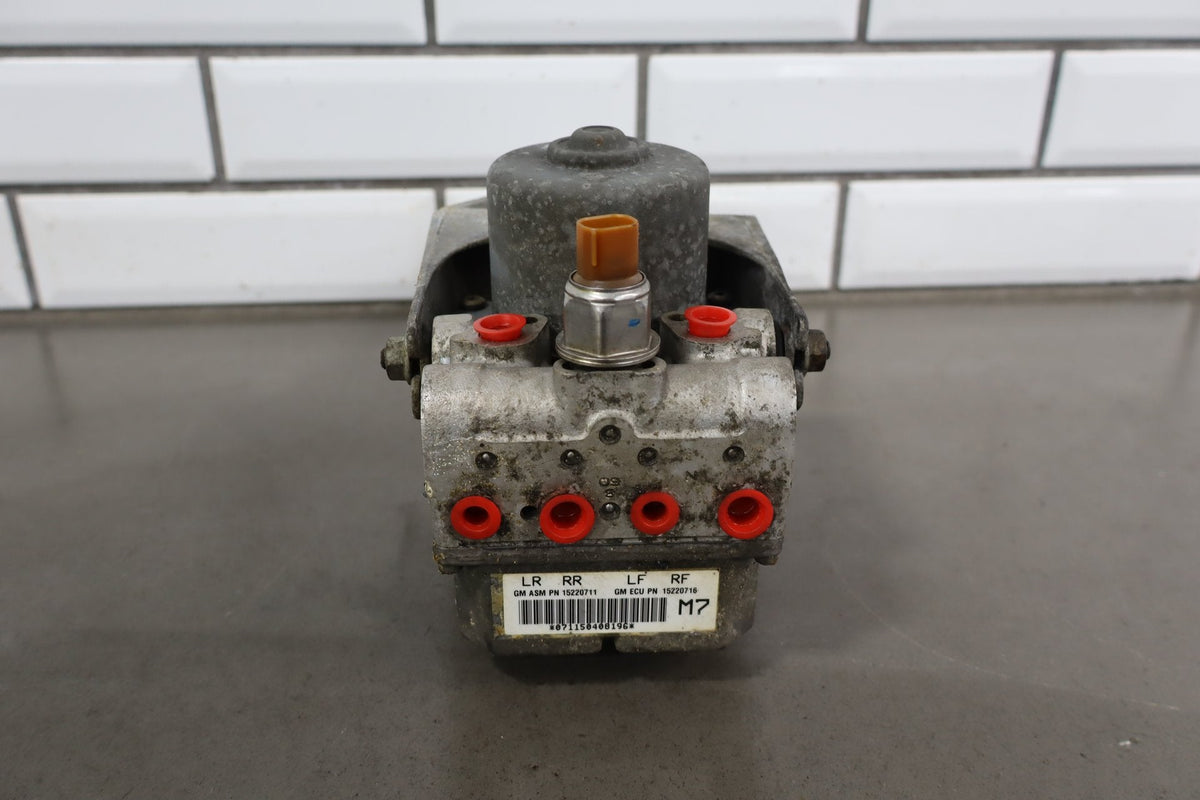 2005-2008 Chevrolet Corvette C6 - ABS Anti Lock Brake Pump/ Module 89060341