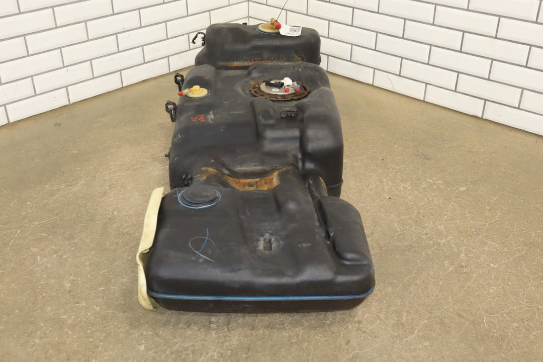 2005 - 2008 Chevrolet Tahoe Fuel Tank with Pump 25904452 OEM