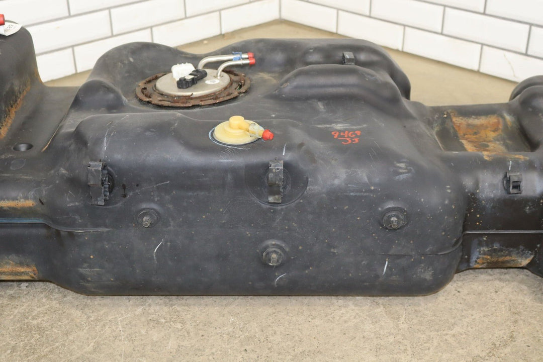 2005 - 2008 Chevrolet Tahoe Fuel Tank with Pump 25904452 OEM