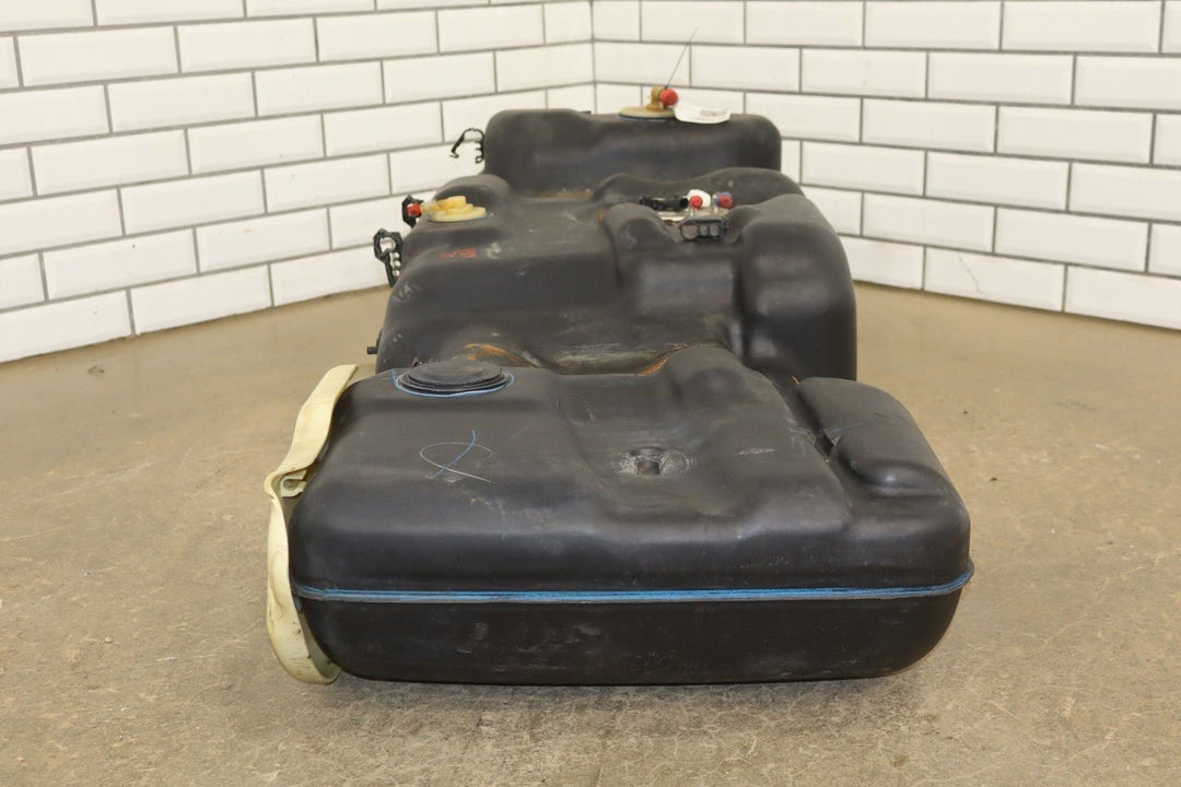 2005 - 2008 Chevrolet Tahoe Fuel Tank with Pump 25904452 OEM