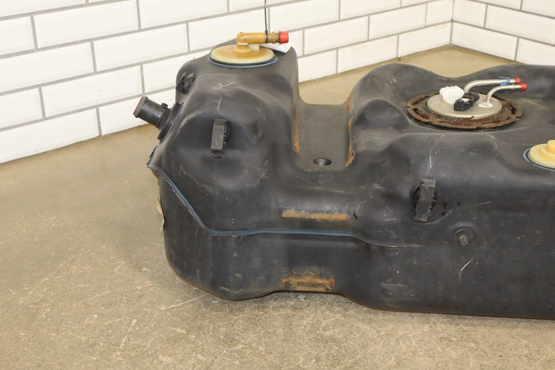 2005 - 2008 Chevrolet Tahoe Fuel Tank with Pump 25904452 OEM