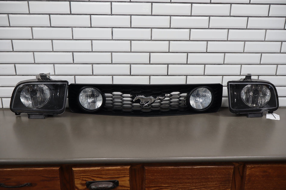 2005-2009 Ford Mustang GT Upper Grille 6R3Z8200BA OEM