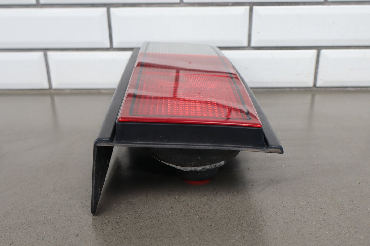 2005-2009 Hummer H2 Left Tail Light 25874015