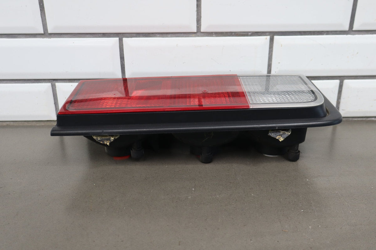 2005-2009 Hummer H2 Left Tail Light 25874015