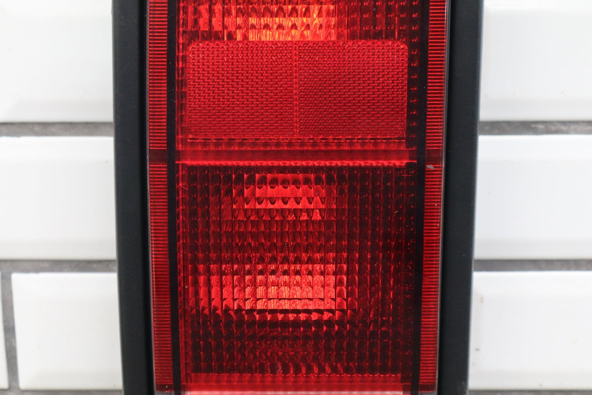 2005-2009 Hummer H2 Left Tail Light 25874015