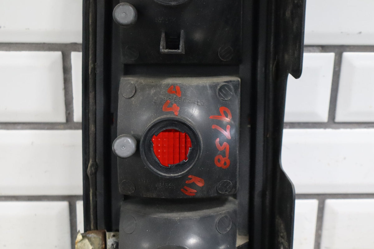 2005-2009 Hummer H2 Right Tail Light 25874014 OEM