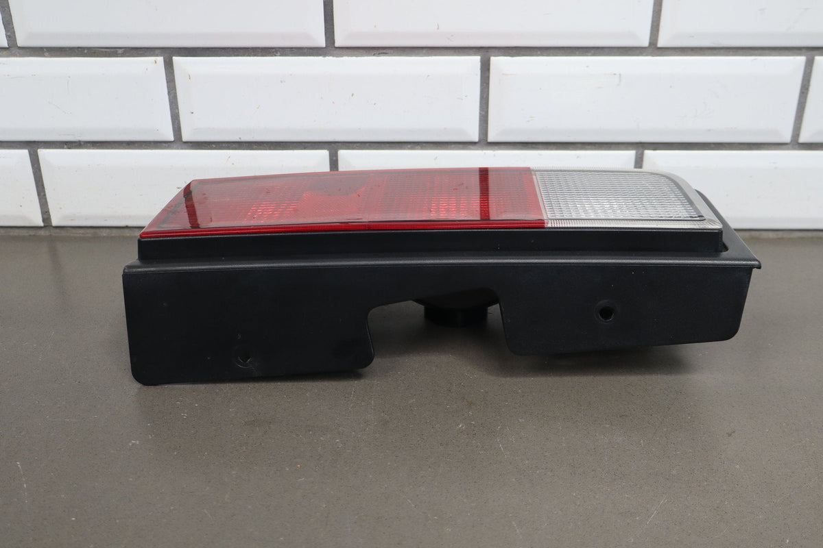2005-2009 Hummer H2 Right Tail Light 25874014 OEM