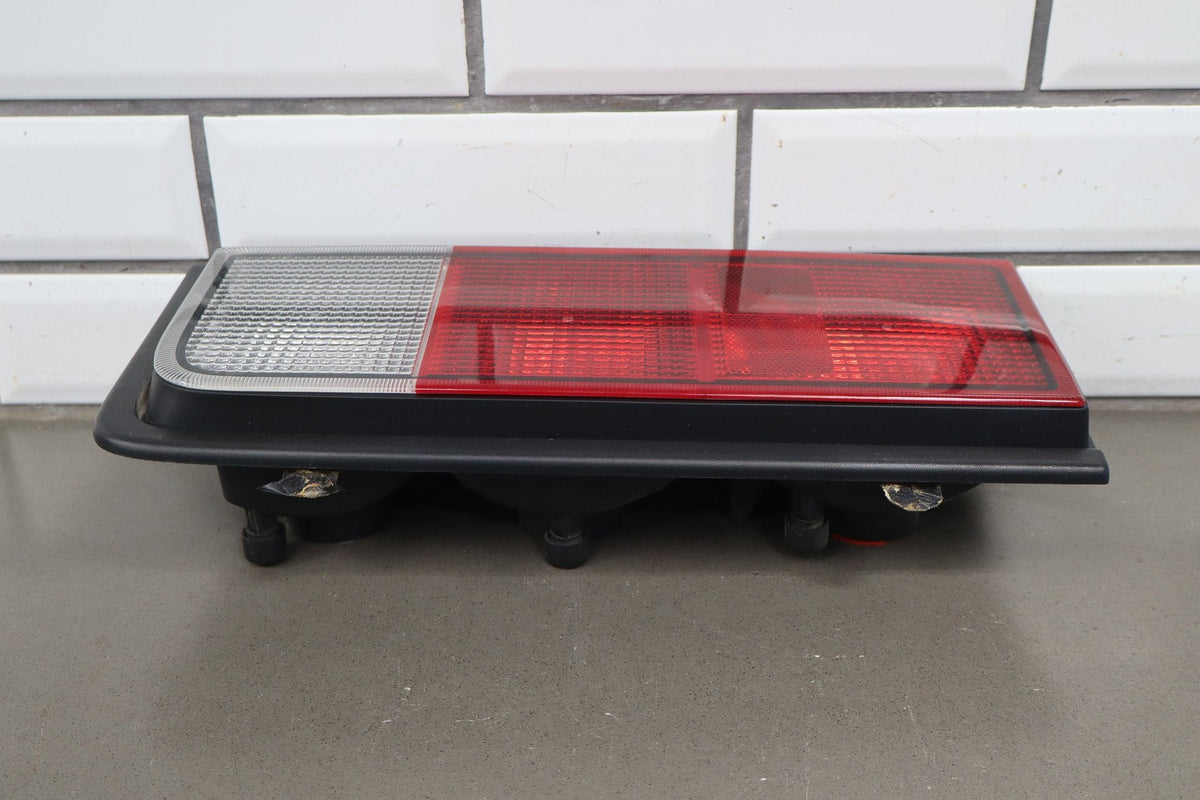 2005-2009 Hummer H2 Right Tail Light 25874014 OEM