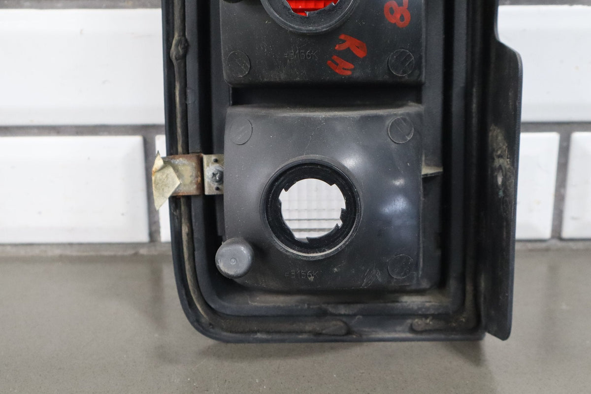 2005-2009 Hummer H2 Right Tail Light 25874014 OEM