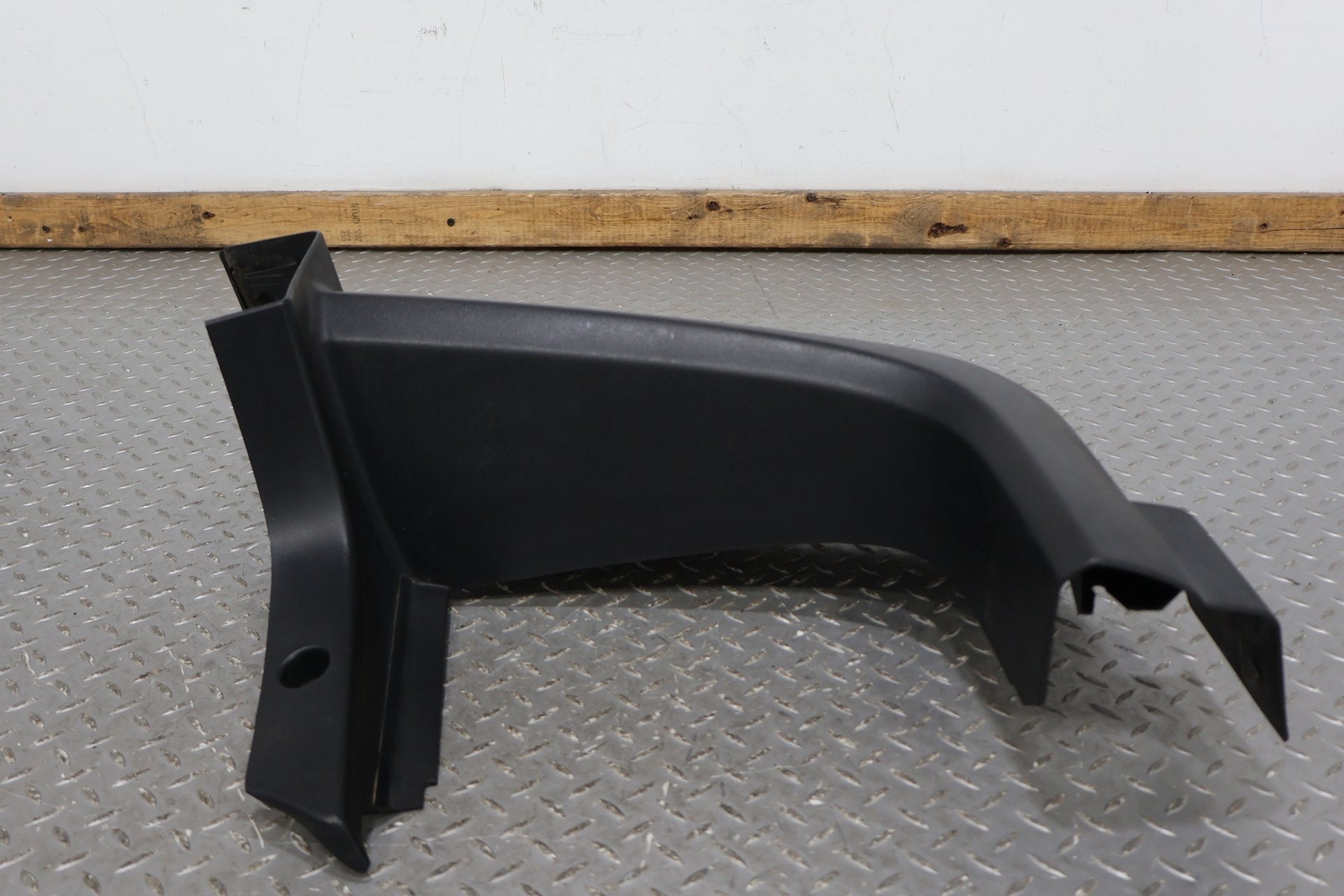 2005-2009 Hummer H2 SUT Driver Left Rear Roof Molding 25953707
