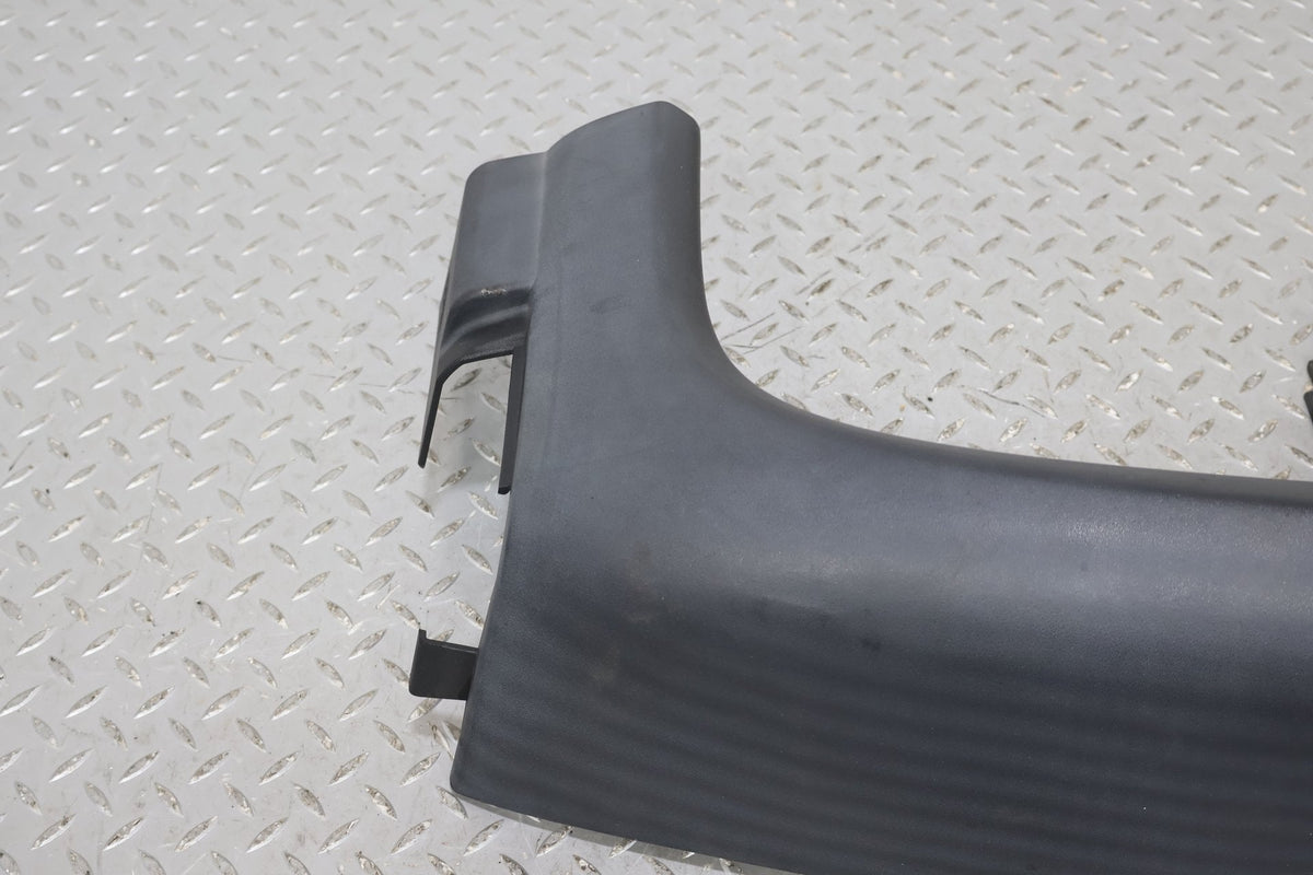 2005-2009 Hummer H2 SUT Driver Left Rear Roof Molding 25953707