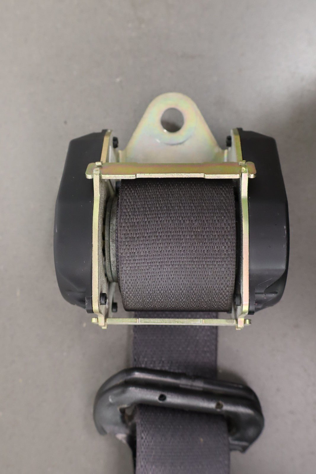 2005 - 2012 C6 Corvette Base Coupe Left Driver Seat Belt Retractor