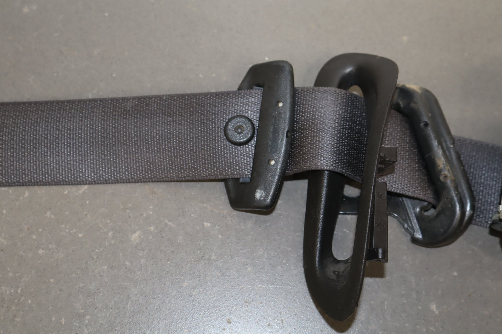 2005-2012 Chevrolet Corvette C6 Coupe Driver Seat Belt Cashmere