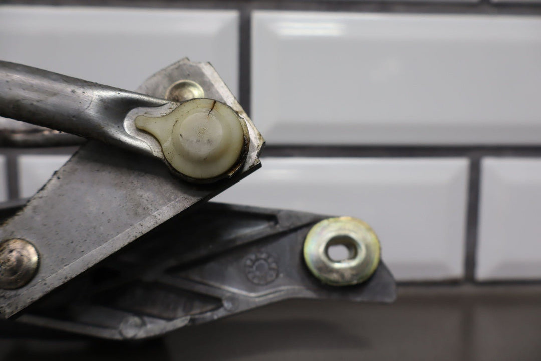 2005 - 2013 C6 Corvette Windshield Wiper Transmission W/ Motor