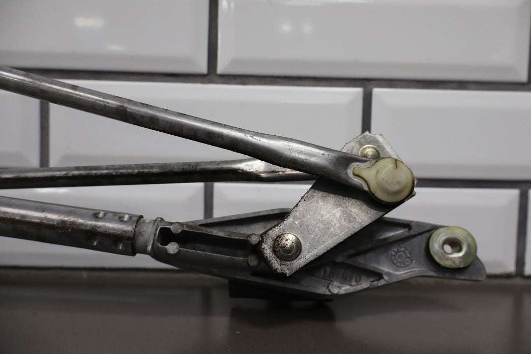 2005 - 2013 C6 Corvette Windshield Wiper Transmission W/ Motor