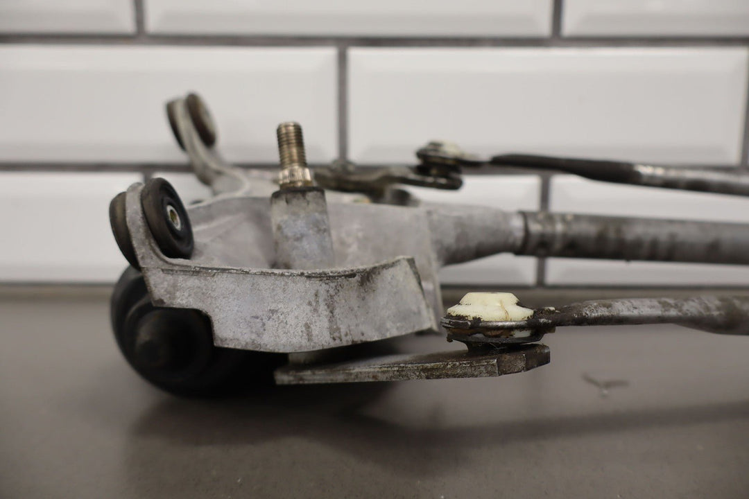 2005 - 2013 C6 Corvette Windshield Wiper Transmission W/ Motor