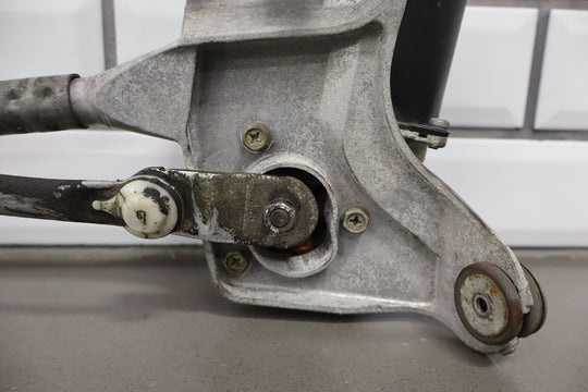 2005 - 2013 C6 Corvette Windshield Wiper Transmission W/ Motor