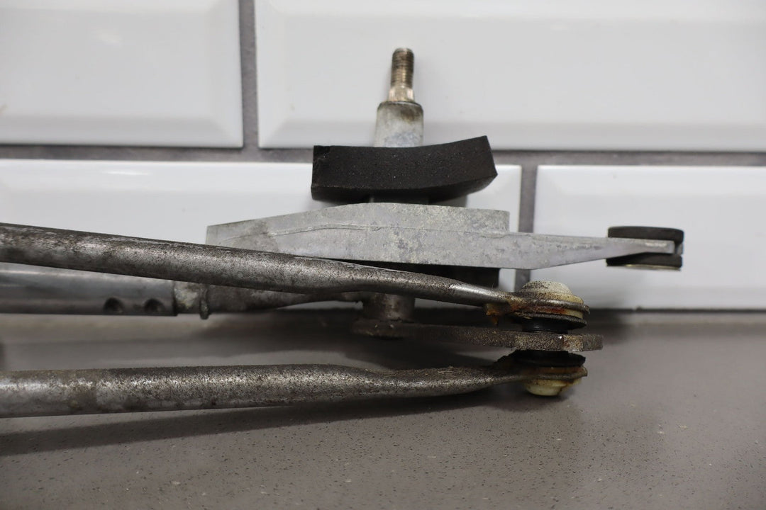 2005 - 2013 C6 Corvette Windshield Wiper Transmission W/ Motor