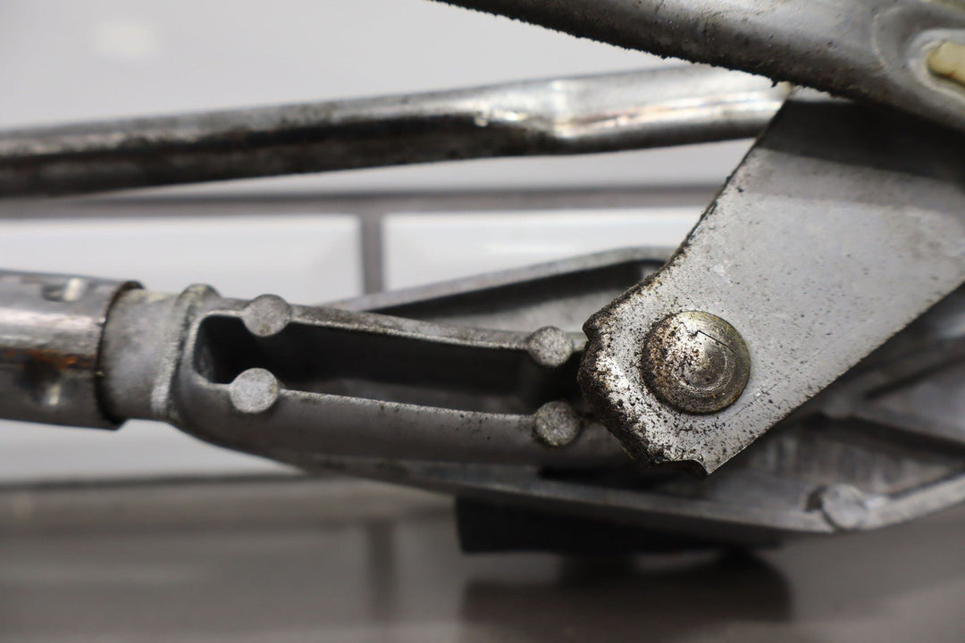 2005 - 2013 C6 Corvette Windshield Wiper Transmission W/ Motor