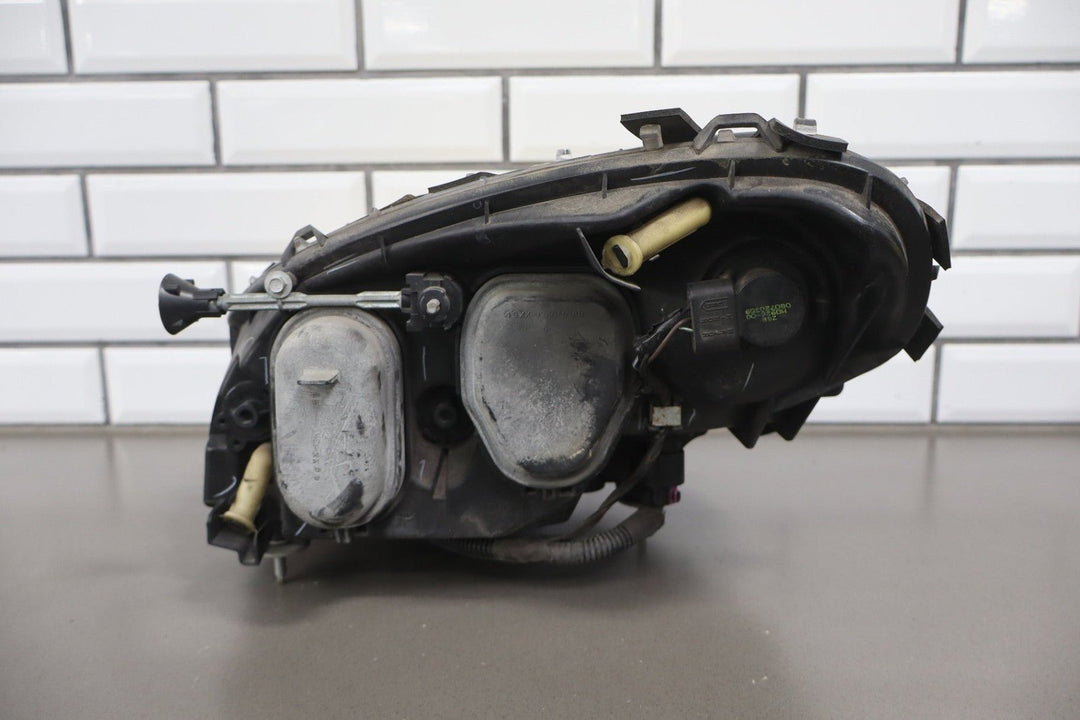 2005 - 2013 Chevrolet Corvette Base Headlamp Pair 20789681