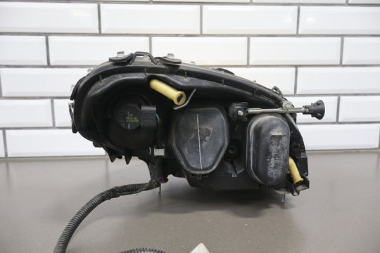 2005 - 2013 Chevrolet Corvette Base Headlamp Pair 20789681