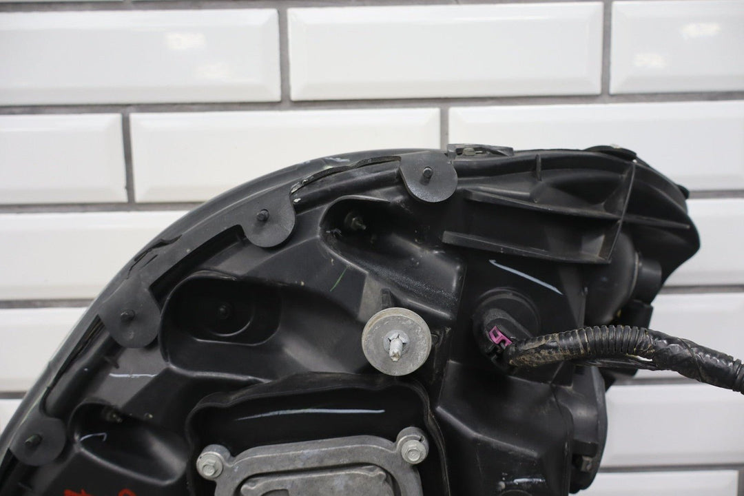 2005 - 2013 Chevrolet Corvette Base Headlamp Pair 20789681