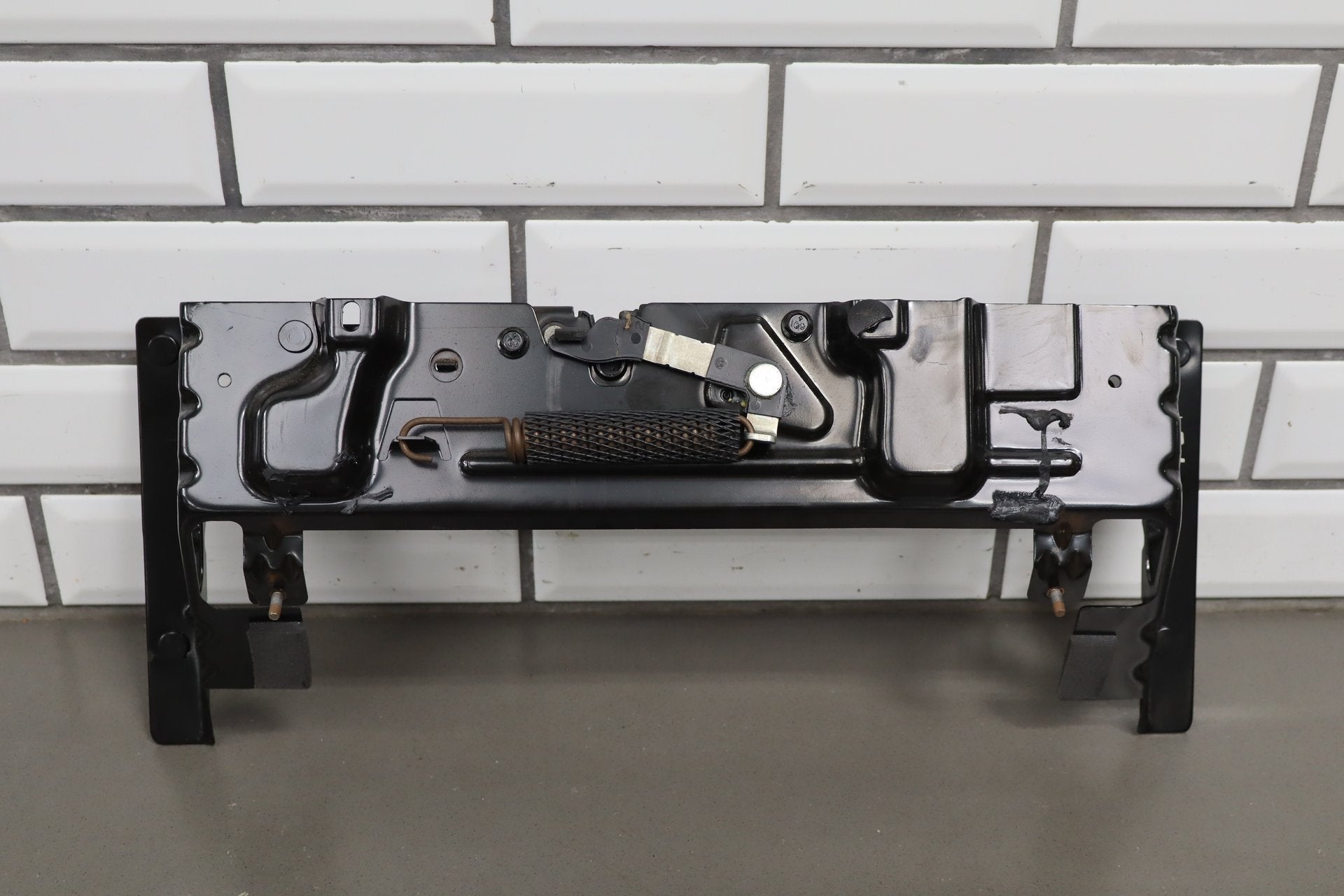 2005-2013 Chevrolet Corvette C6 Coupe- Trunk/ Deck Lid Latch Actuator