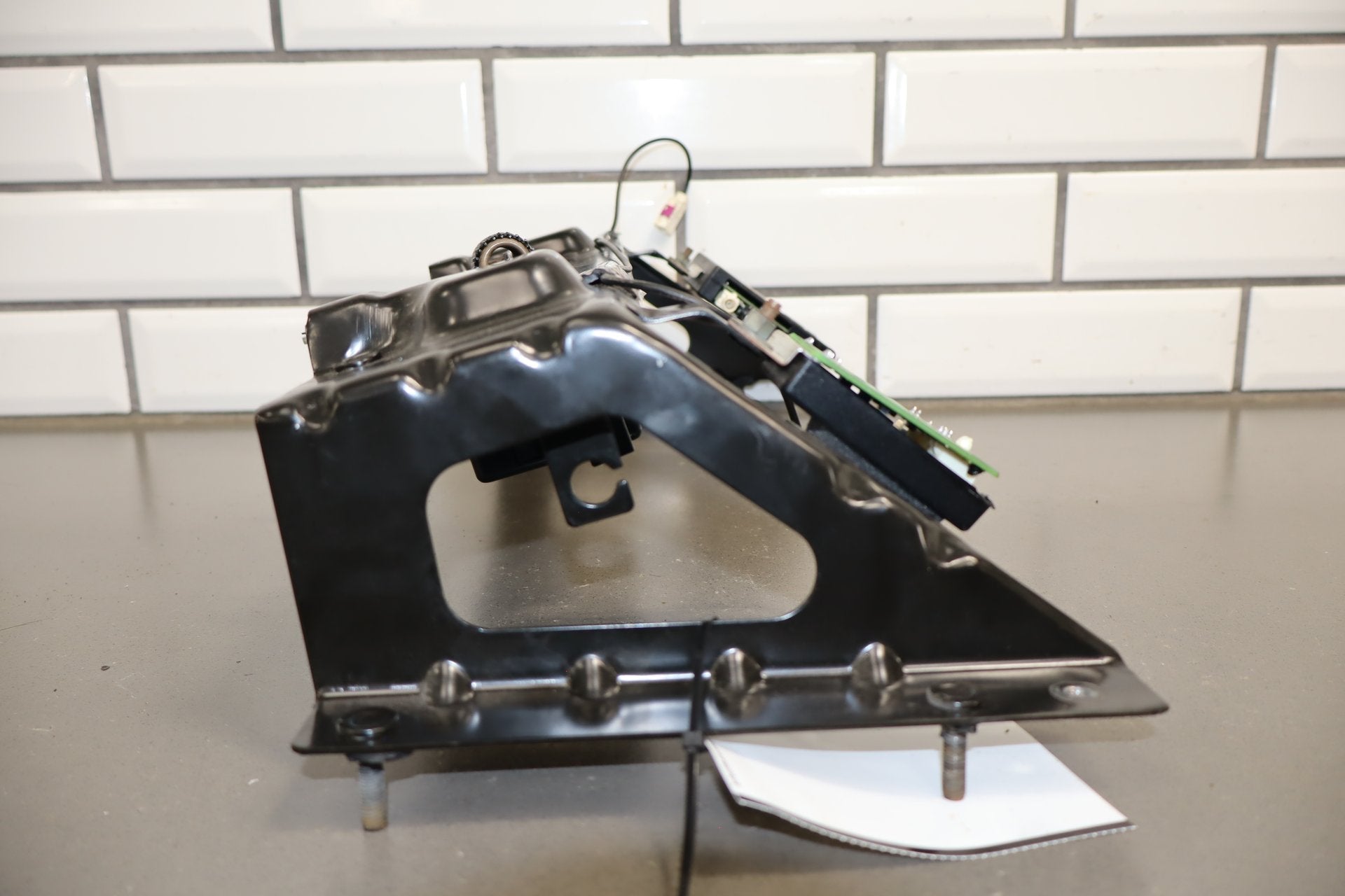 2005-2013 Chevrolet Corvette C6 Coupe- Trunk/ Deck Lid Latch Actuator