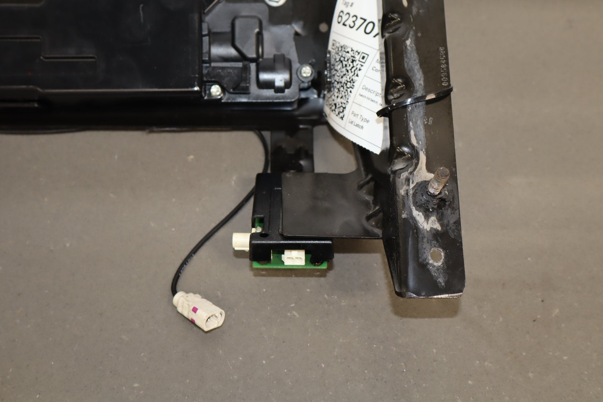 2005-2013 Chevrolet Corvette C6 Coupe- Trunk/ Deck Lid Latch Actuator
