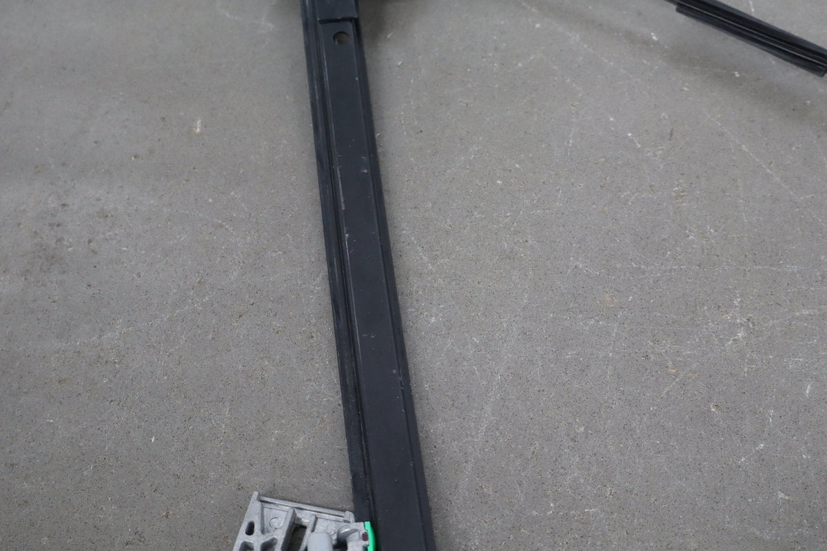 2005-2013 Chevrolet Corvette C6 Driver Left Front Door Regulator OEM 22895755