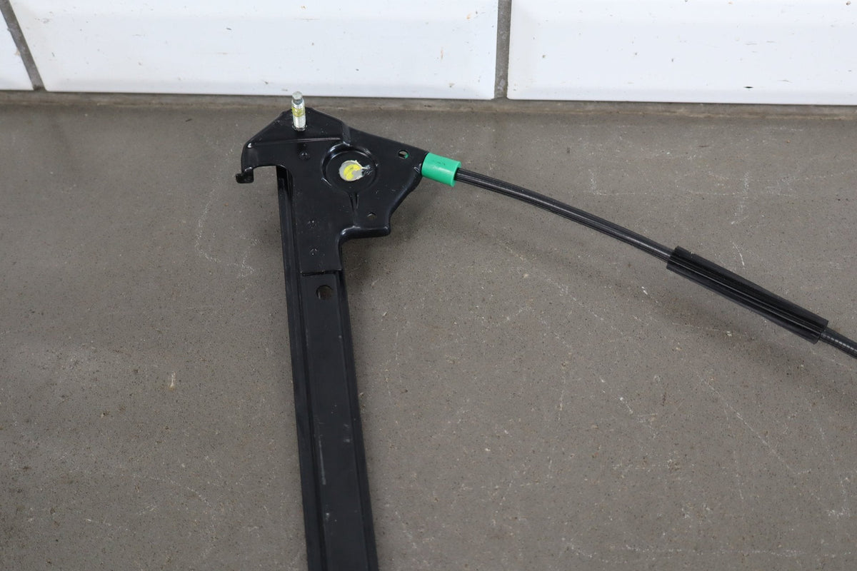 2005-2013 Chevrolet Corvette C6 Driver Left Front Door Regulator OEM 22895755