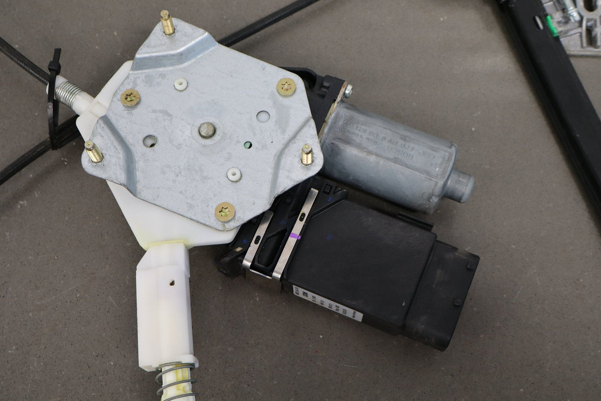 2005-2013 Chevrolet Corvette C6 Driver Left Front Door Regulator OEM 22895755