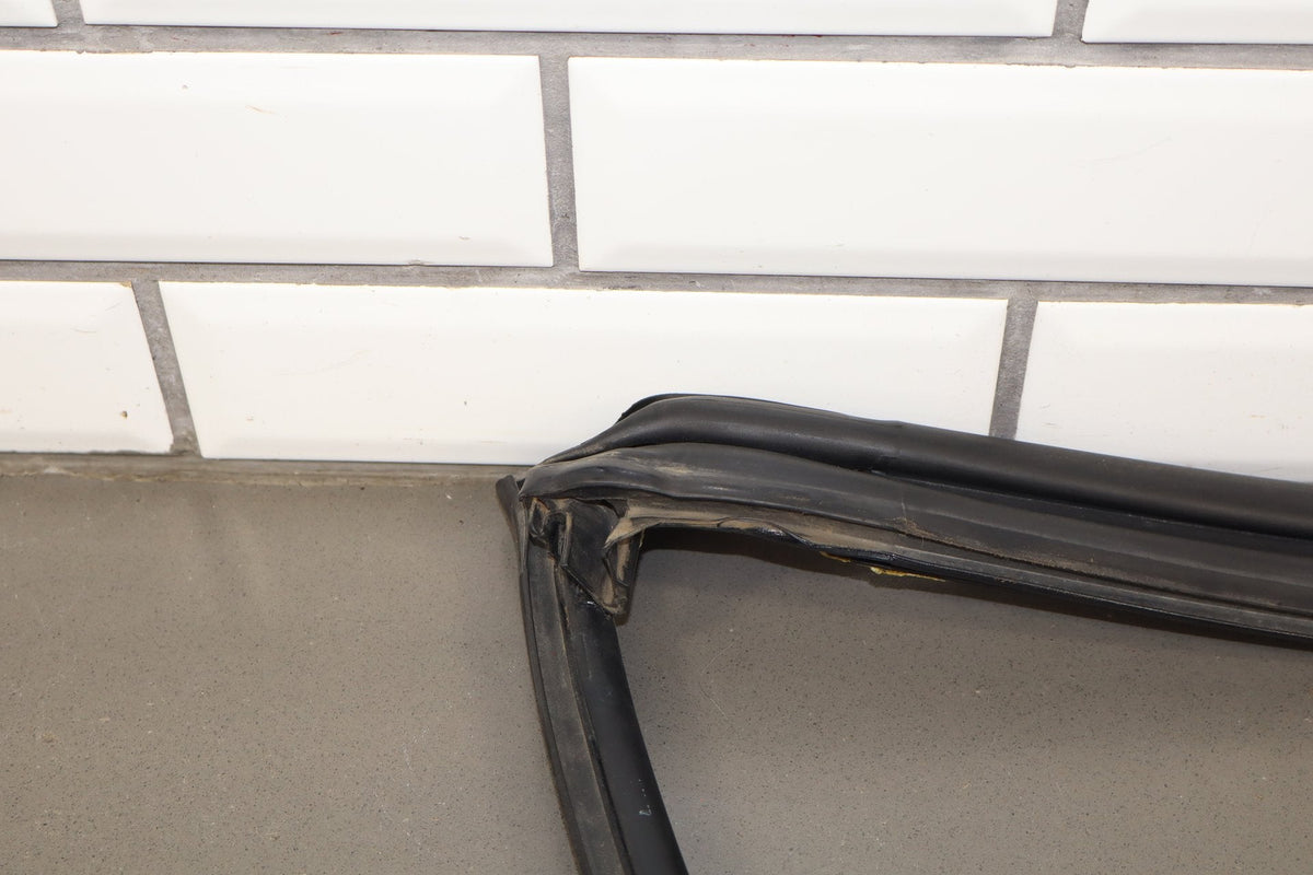 2005-2013 Chevrolet Corvette C6 Front Windshield Frame Seal Gasket