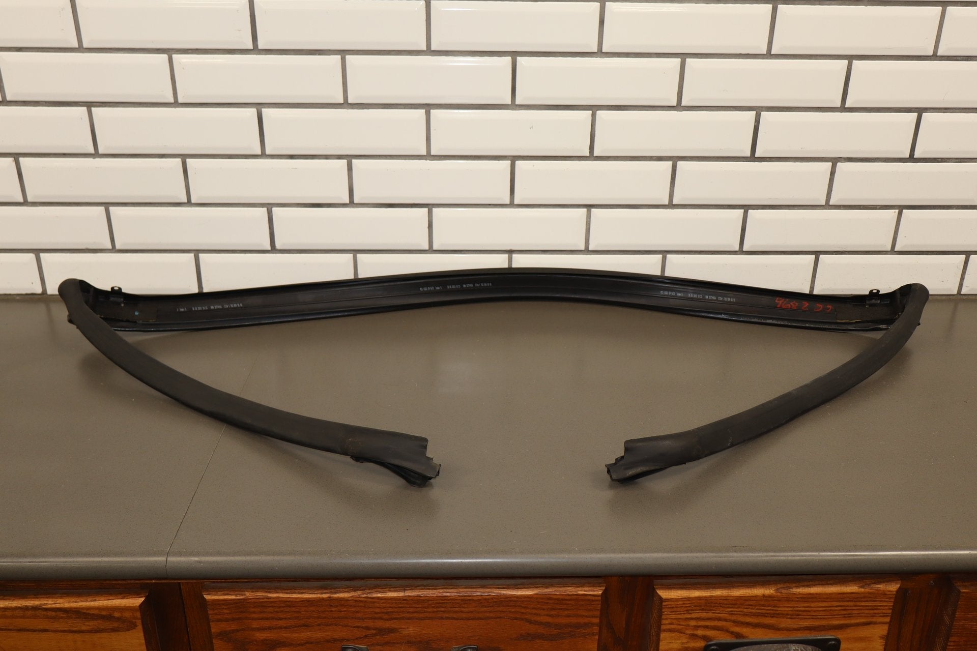 2005-2013 Chevrolet Corvette C6 Front Windshield Frame Seal Gasket