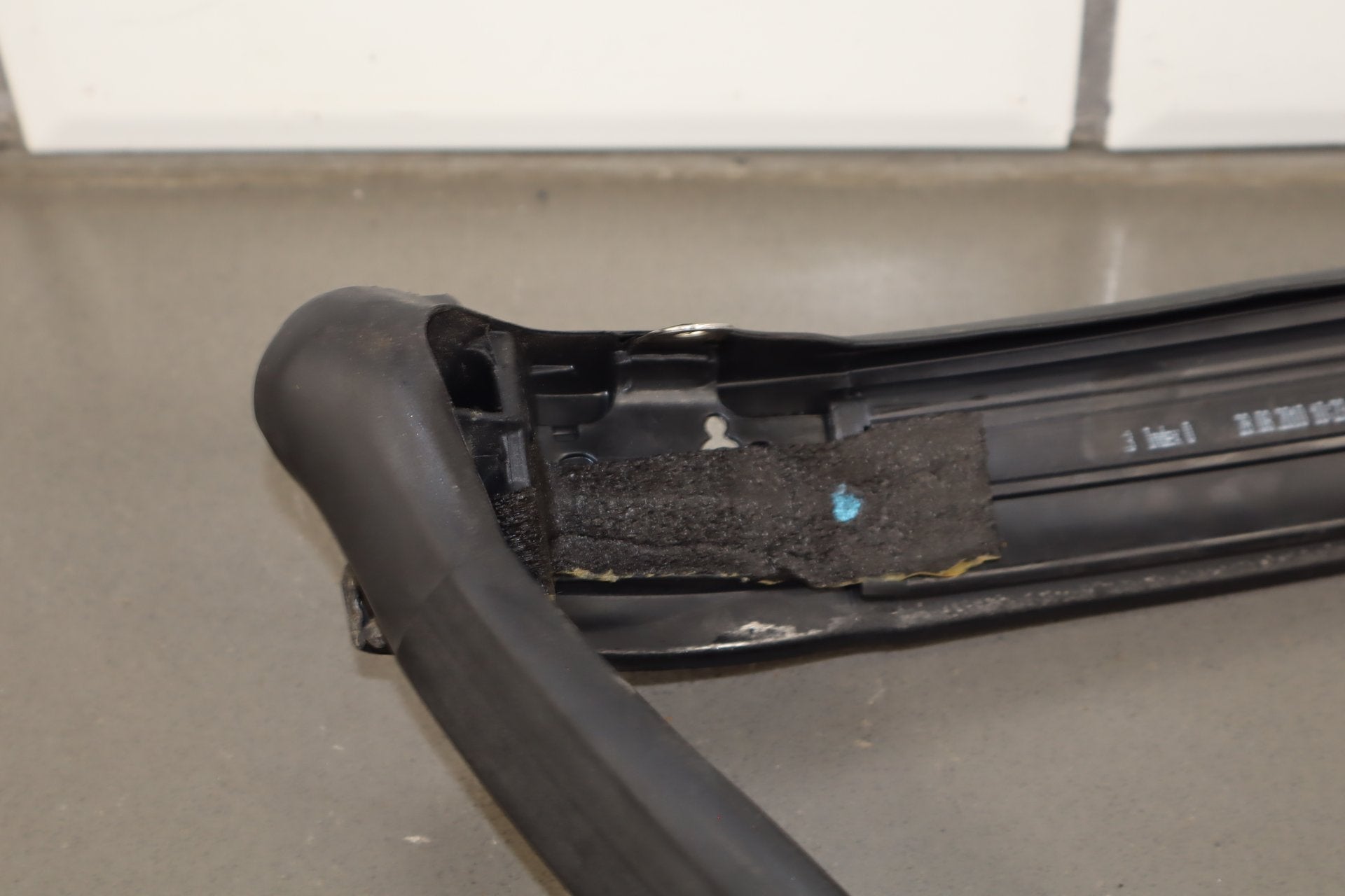 2005-2013 Chevrolet Corvette C6 Front Windshield Frame Seal Gasket